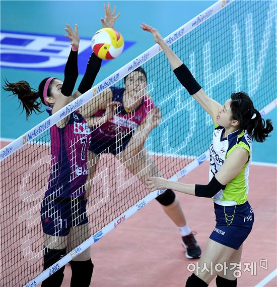 [포토]양효진, '막을 테면 막아봐'