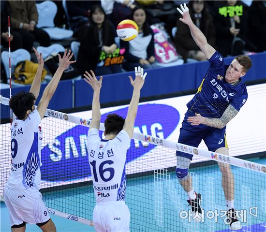 [포토]한국전력 바로티, '고공 폭격'