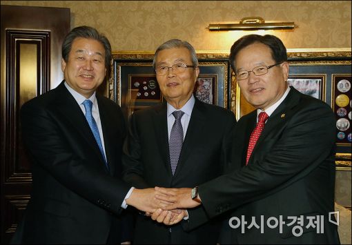 獨 출국 전…非文·非朴 접촉 넓히는 김종인