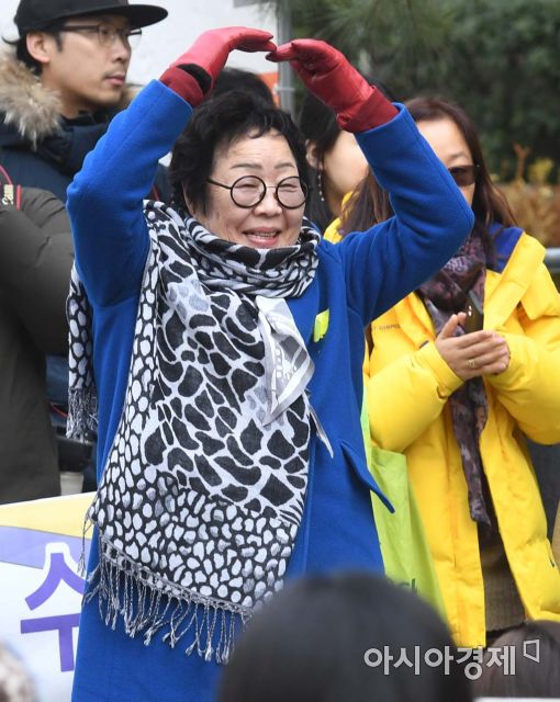 [문재인 시대]이용수·이옥선 할머니 "위안부 합의 무효화…죽기 전에 日 사과 받겠다"