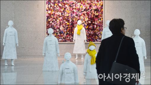 [포토]국회, 평화의 소녀상 전시회