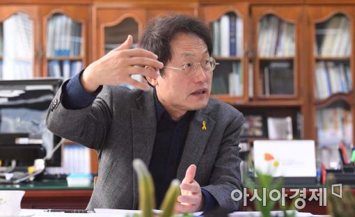 [아시아초대석]'촛불 시민혁명' 동참한 조희연 서울교육감