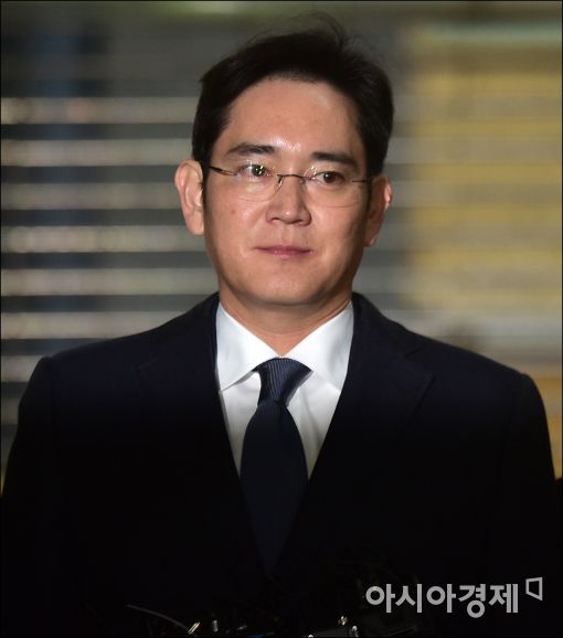 [포토]굳게 입다문 이재용 부회장