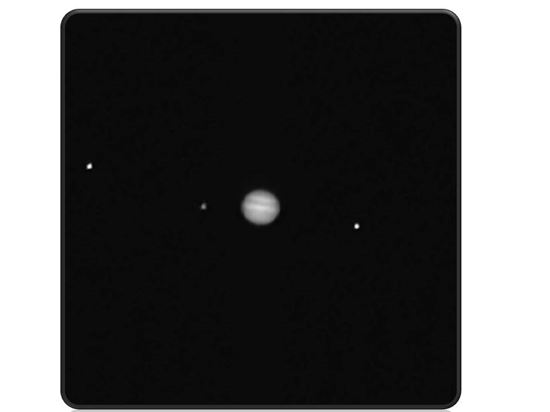 ▲목성(중앙)과 세 개의 달. 칼리스토, 이오, 가니메데(왼쪽부터).[사진제공=NASA]