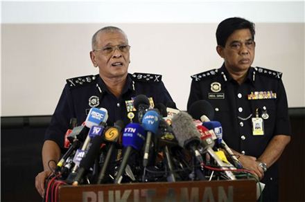 19일 말레이시아 경찰이 김정남 암살 사건의 수사 내용을 발표하고 있다. (사진=AP연합)