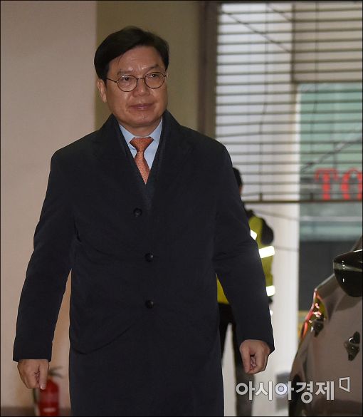 [포토]출근하는 박충근 특검보