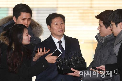 [포토]특검에 나타난 안봉근 전 비서관 