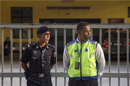 김정남 시신이 안치돼 있는 말레이시아 쿠알라룸푸르병원 주변에 경비인력이 강화됐다.(사진=AP연합)