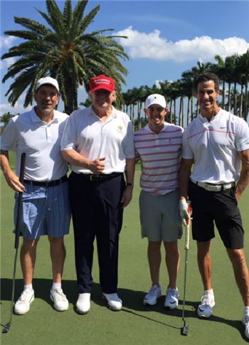 지난 주말 미국 플로리다에서 동반 라운드를 한 게리 싱어와 도널드 트럼프, 로리 매킬로이, 폴 오닐(왼쪽부터). 사진=클리어스포츠 트위터