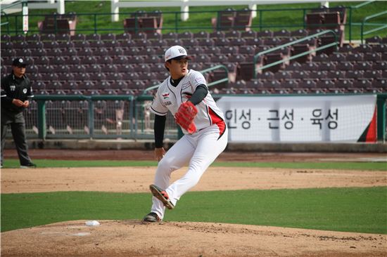 '주권 2이닝 무실점' kt위즈, 세번째 평가전 10-0 승리