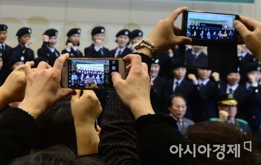 [포토]'우리 딸의 자랑스러운 기념사진' 