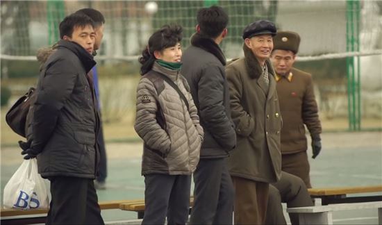 "트럼프? 누군지는 알지만 관심없다" 북한 시민들 인터뷰 공개한 CNN