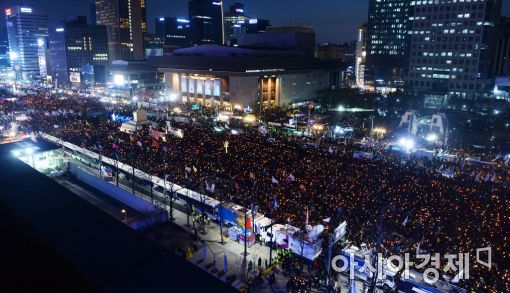 [포토]'꺼지지 않는 촛불'