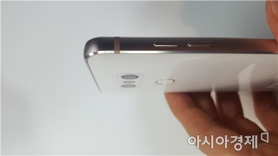 [MWC2017]LG G6 써보니…더 넓어진 18:9 화면비, 한 손에 쏙