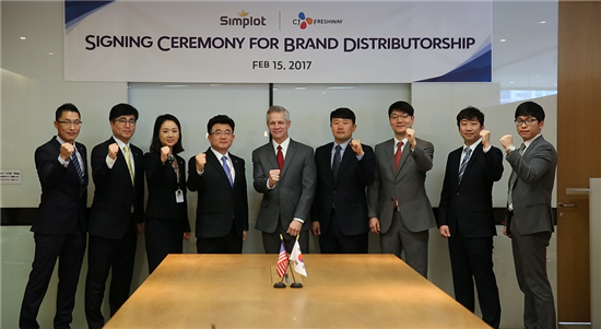 CJ프레시웨이, 맥도날드 공급사 '심플로트'와 손잡고 국내 냉동감자 시장 진출