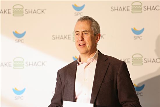 韓 쉐이크쉑 강남점, 전세계 매출 1위…대니 마이어 "SPC, 기대 이상의 맛"(종합)