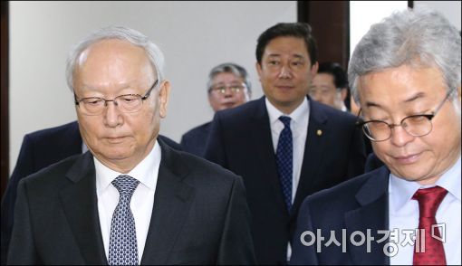 [포토]김정남 피살 보고위해 국회 찾은 이병호 원장