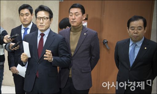 [포토]바른정당, ‘황교안 탄핵’ 불참