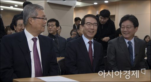 [포토]토론회에 참석한 김종인·유승민정운찬