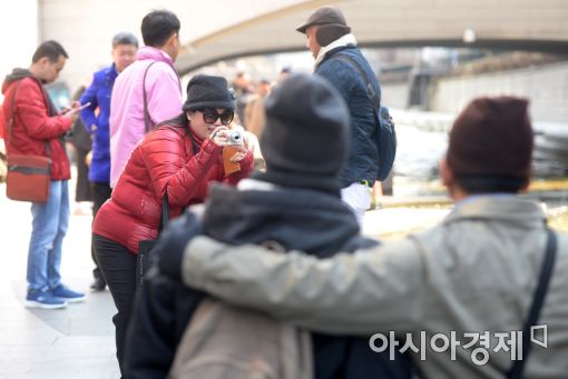 [포토]'초봄 날씨에 청계천으로'