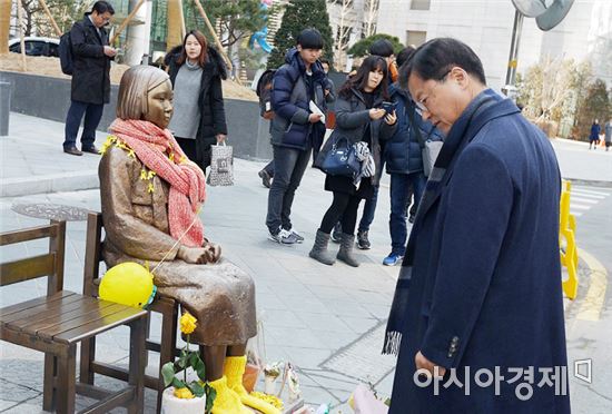 천정배 전 대표, “소녀상 지킴이, 3.1운동과 다름없어”