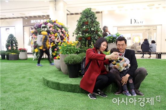 광주신세계 봄 맞이 'SHINSEGAE Loves Spring' 테마 행사 전개