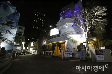 밥먹고 나와 산책하다가…문득 만나는 예술