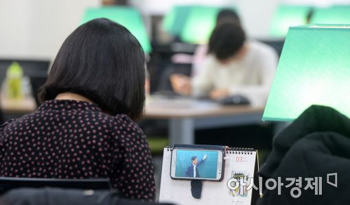 [포토]개강 첫날, '도서관으로'