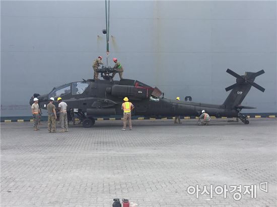 미 육군 항공여단은 태국 코브라연합훈련에 참가한 아파치 롱보우 공격헬기, UH-60 블랙호크, CH-47F 치누크 수송헬기가가 한국에 도착했다고 페이스북에 사진과 함께 공개했다. 