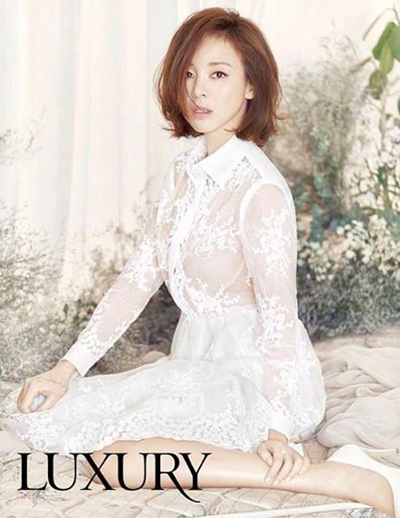 야노시호 로맨틱한 란제리 화보 공개