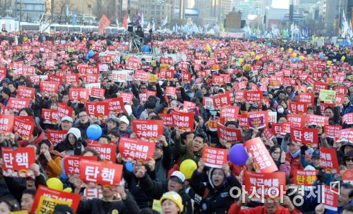 [탄핵 촛불집회]"사실상 마지막"…광화문광장에 모인 100만 시민들