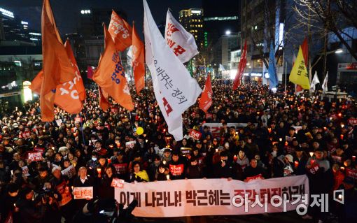 [탄핵 촛불집회]'100만 시민'이 또다시 청와대로 향했다