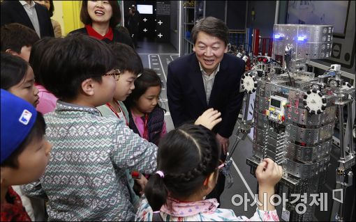 [포토]안철수, 창의교육 수업현장 방문