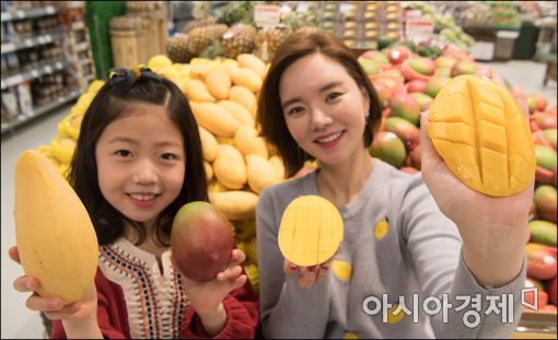 [포토]'새봄 과일은 망고로~'