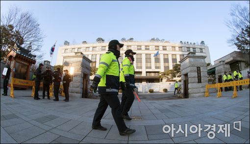 [포토]탄핵심판 임박, 초긴장 상태의 헌법재판소