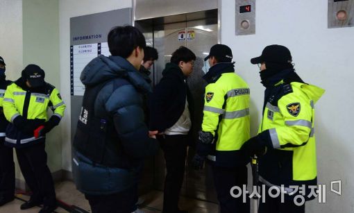 [포토]경찰, 수사결과 발표 앞둔 특검 인근 경비 강화 
