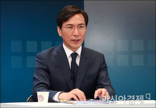 달라진 안희정…'박영선 영입하고, 공약 수치 제시하고..."