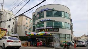 정비된 간판