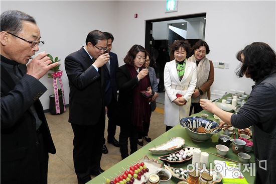 [포토]광주북구, 전통음식강좌 및 전통공예문화학교 합동 개강식