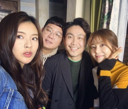 ‘미씽나인’ 이선빈, 종영 앞두고 백진희·오정세·김기남과 다정한 셀카…네티즌 “벌써 마지막”