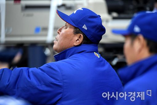 [박병희의 창과 방패] 국민감독의 안타까운 퇴장