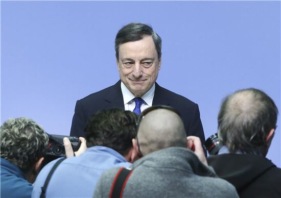 출구 바라보는 ECB…자신감에 찬 드라기