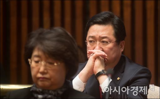 [포토]침울한 친박 핵심, 이장우 의원