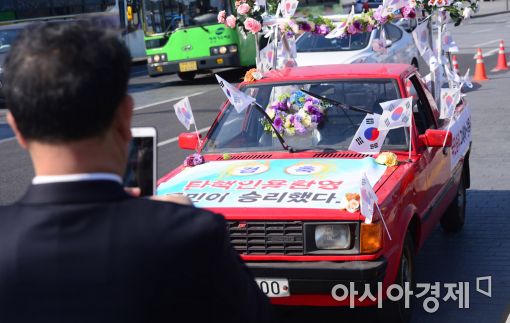 [포토]탄핵인용 축하 차량