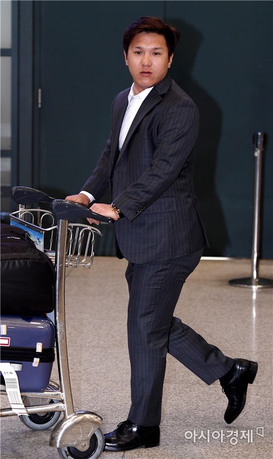 [포토]김선빈, '전지훈련 마치고 돌아왔어요'