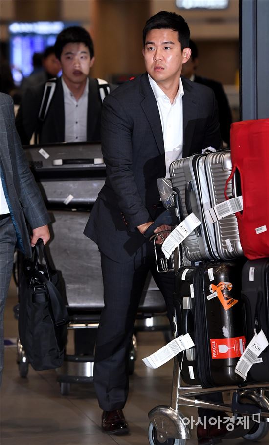 [포토]김민성, '일본 전지훈련 마치고 귀국'