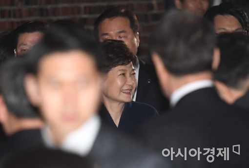 [포토]박근혜 전 대통령 '집으로'