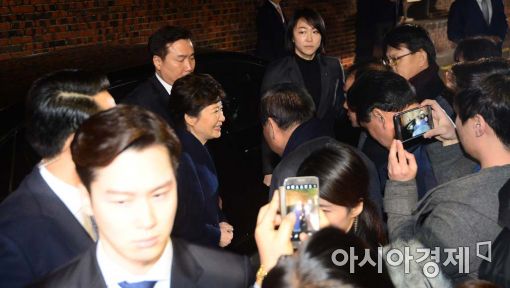 [포토]밝게 웃는 박근혜 전 대통령 