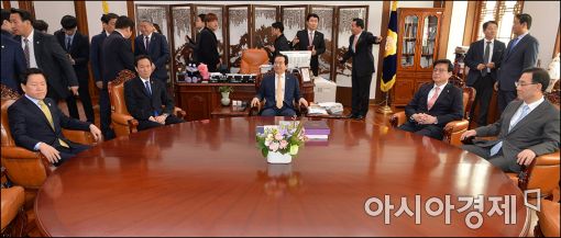 [포토]정세균 국회의장· 교섭단체 원내대표 회동