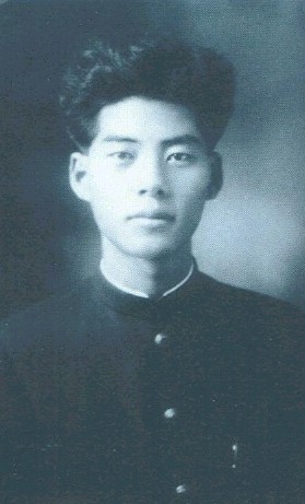 어린이 백석이 창고의 쌀독 뒤에 앉아 그만 울어버린 까닭